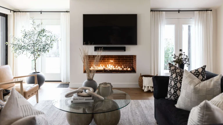 Small Living Room Decorating Ideas That Feel Bigger