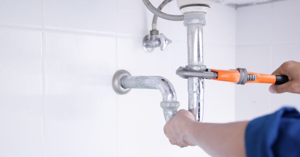 Common Plumbing Problems Every Homeowner Should Know How to Fix